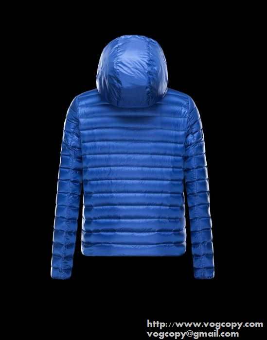 魅力のアイテム　2015秋冬 moncler モンクレール 柔らかなダウンジャケット