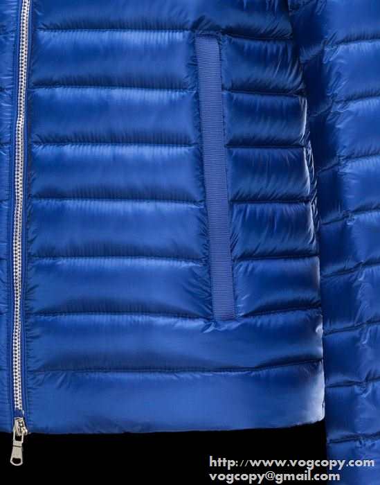 魅力のアイテム　2015秋冬 moncler モンクレール 柔らかなダウンジャケット