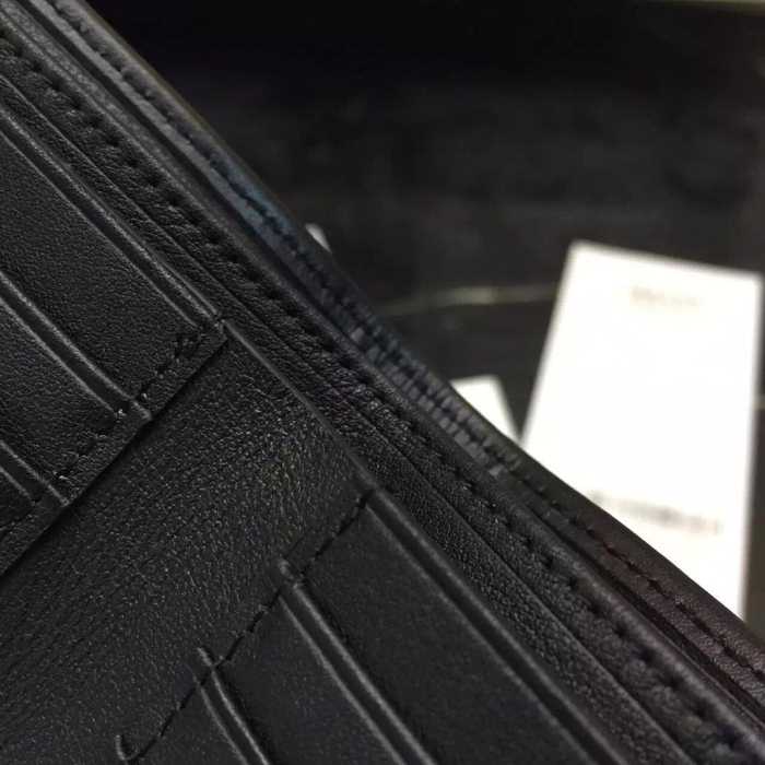 プレゼントに bally 　レブ度満点のバリー 多機能　財布