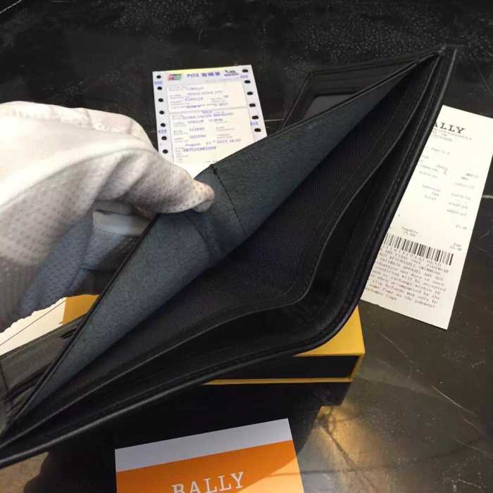 プレゼントに bally 　レブ度満点のバリー 多機能　財布