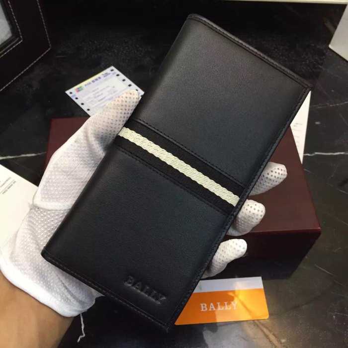 収納できる　bally 滑らかなバリー シンプルな機能性　長財布