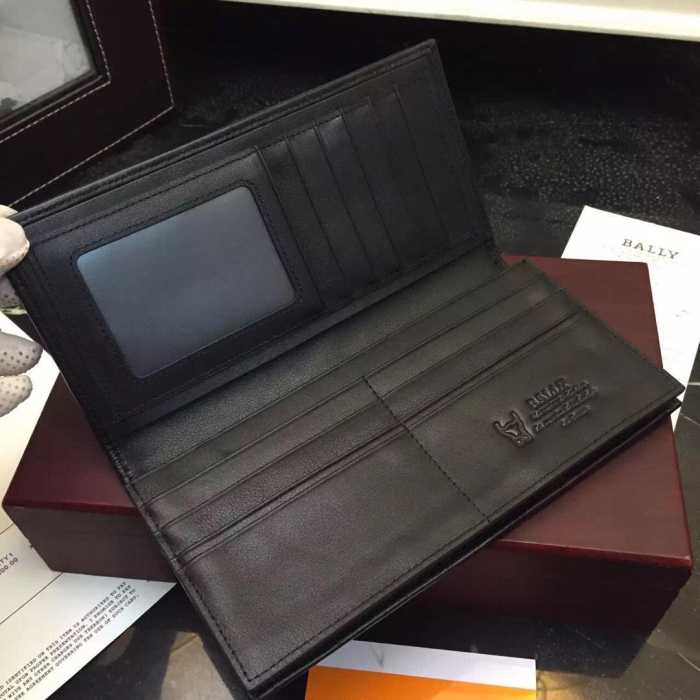 収納できる　bally 滑らかなバリー シンプルな機能性　長財布