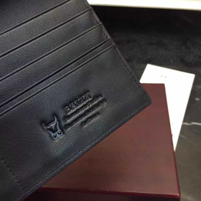 収納できる　bally 滑らかなバリー シンプルな機能性　長財布