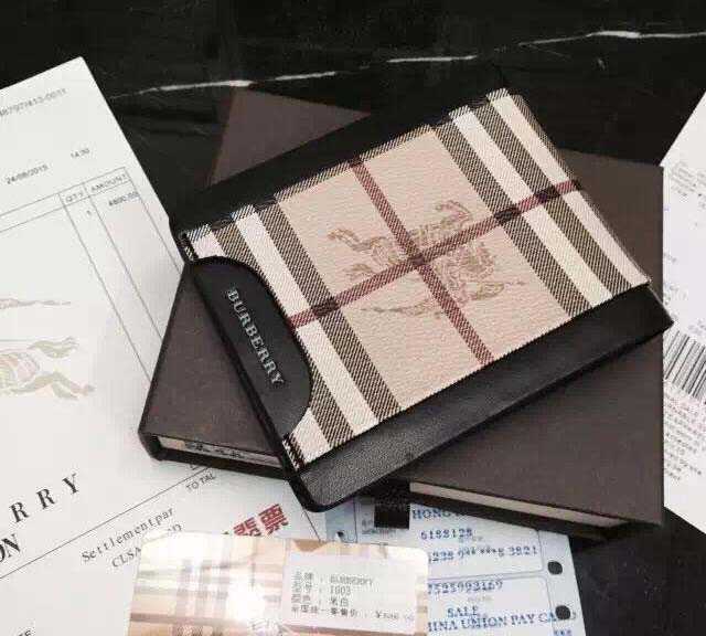 高級感たっぷりのアイテム　秋冬 burberry バーバリー 大容量のある財布 3色可選
