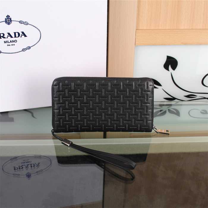 完売品　秋冬 prada プラダ 使いやすさ抜群　ビジネスケース