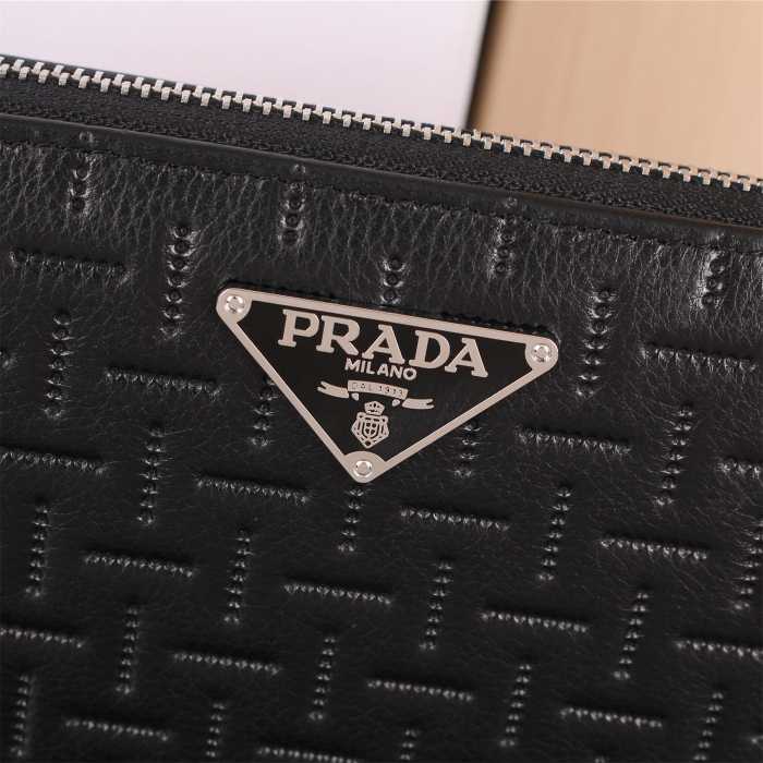 完売品　秋冬 prada プラダ 使いやすさ抜群　ビジネスケース