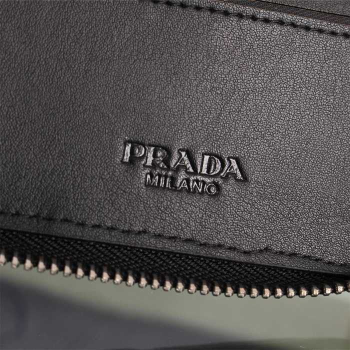 完売品　秋冬 prada プラダ 使いやすさ抜群　ビジネスケース