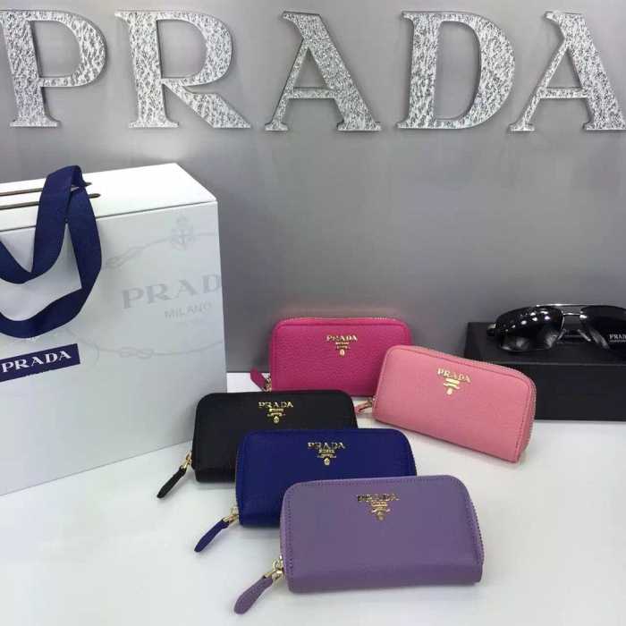 個性的なデザイン　秋冬 prada プラダ 魅力的なキーケース 5色可選