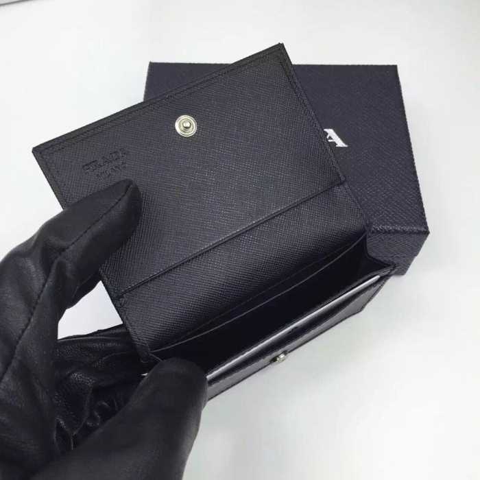 格安　秋冬 PRADA プラダ カード入れ付 小銭入れ　収納できる財布 6色可選