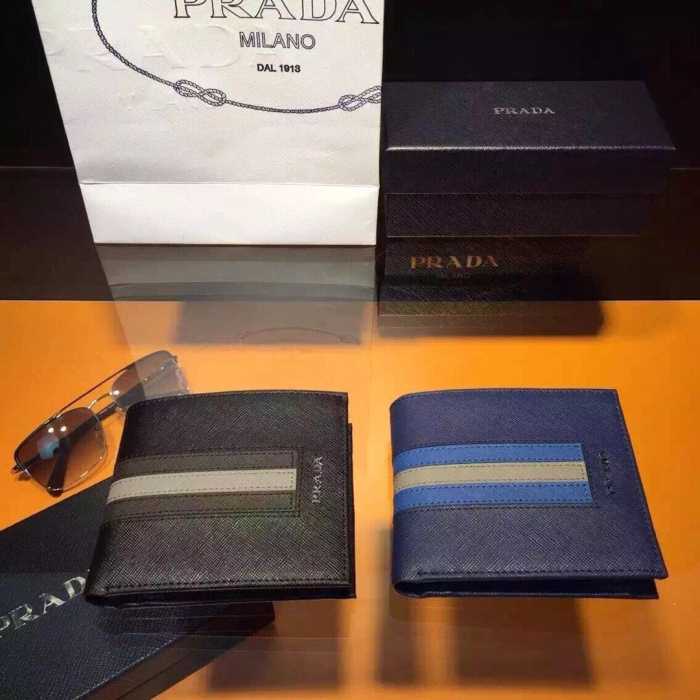 気品に溢れた　秋冬 prada プラダ 最高級の革を使用した　財布 2色可選