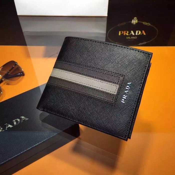気品に溢れた　秋冬 prada プラダ 最高級の革を使用した　財布 2色可選