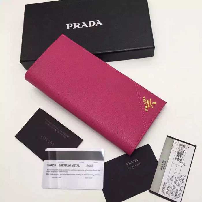 機能も充実している　秋冬 prada プラダ プレゼントに二つ折り財布