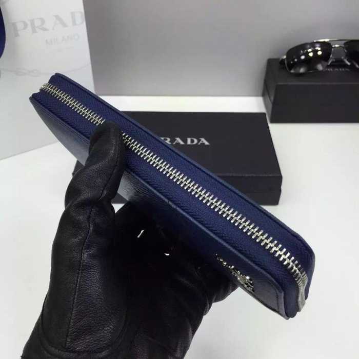 収納力を誇る　今季　秋冬 prada プラダ ビジネスケース 最大の魅力　長財布 2色可選