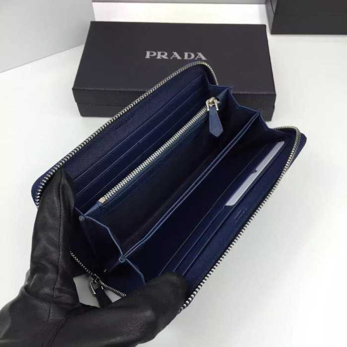 収納力を誇る　今季　秋冬 prada プラダ ビジネスケース 最大の魅力　長財布 2色可選