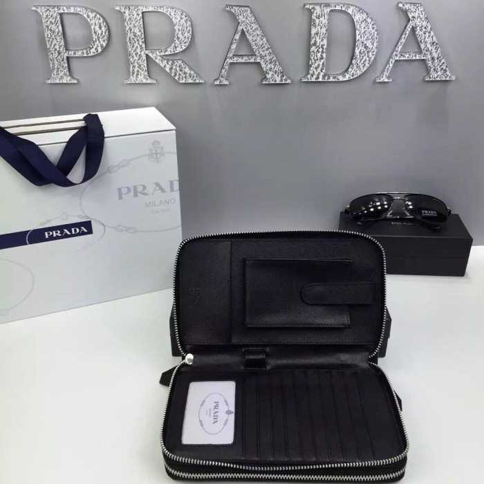 お買い得　秋冬 prada プラダ 豊富な収納力を誇る　ポーチ 多色選択可