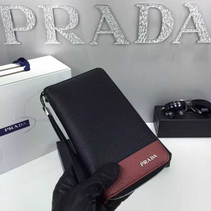 目立ち　秋冬 prada プラダ 使い勝手も最高　ビジネスケース 2色可選