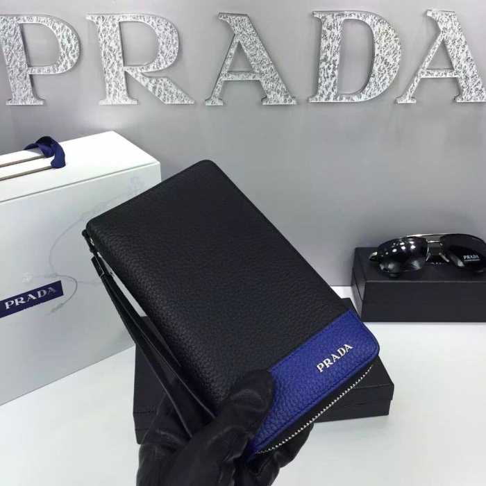 目立ち　秋冬 prada プラダ 使い勝手も最高　ビジネスケース 2色可選