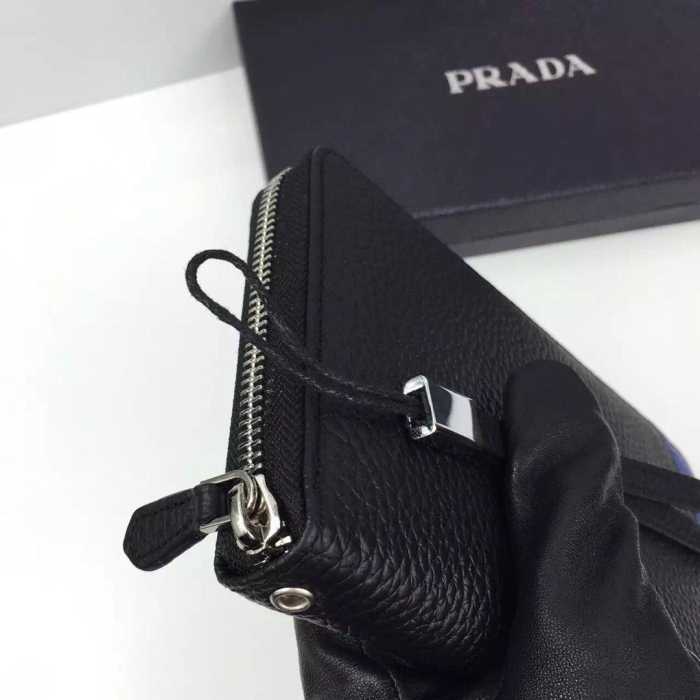 目立ち　秋冬 prada プラダ 使い勝手も最高　ビジネスケース 2色可選