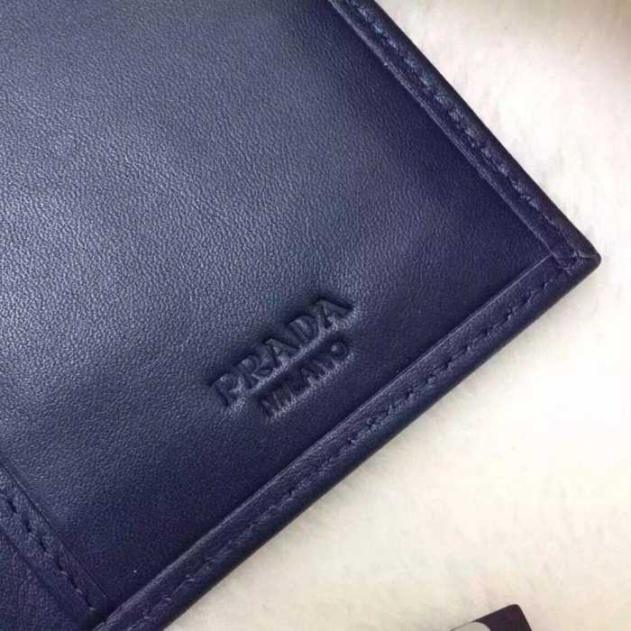 独特な高級感 秋冬 prada プラダ 二つ折り財布 高級感たっぷりなデザイン2色可選