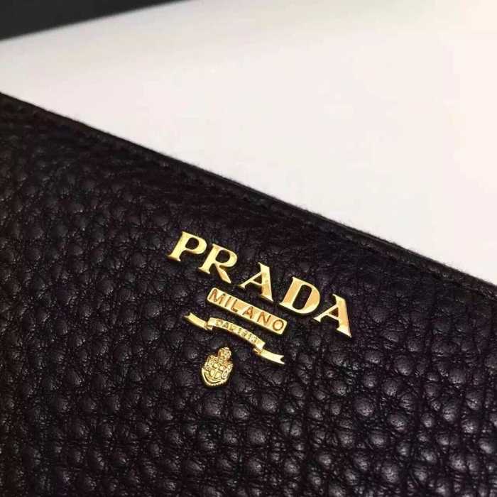 機能性も抜群 秋冬 prada プラダ 収納できる  ビジネスケース