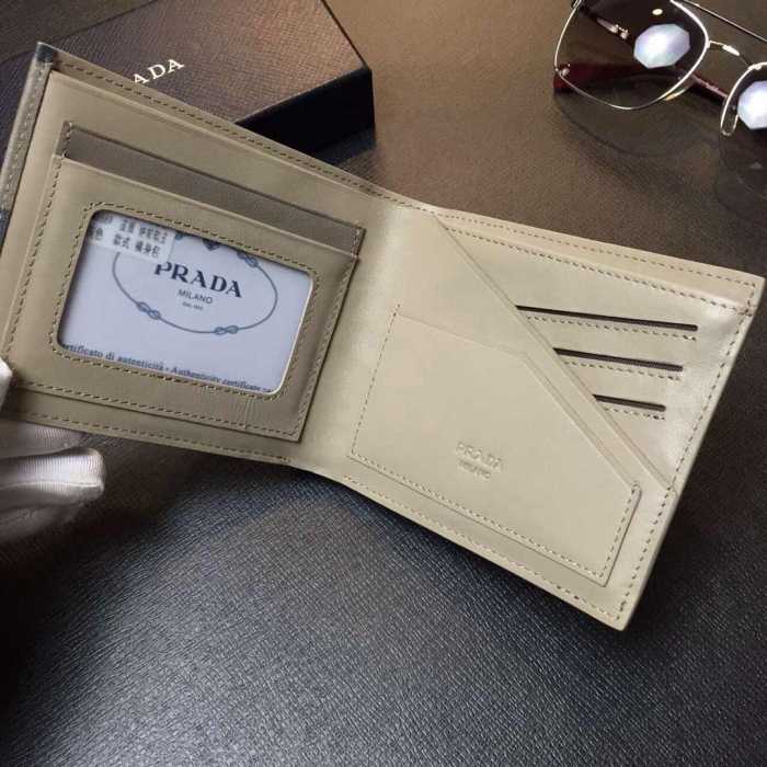 プレゼントに　秋冬 prada プラダ 印象的な短財布 2色可選