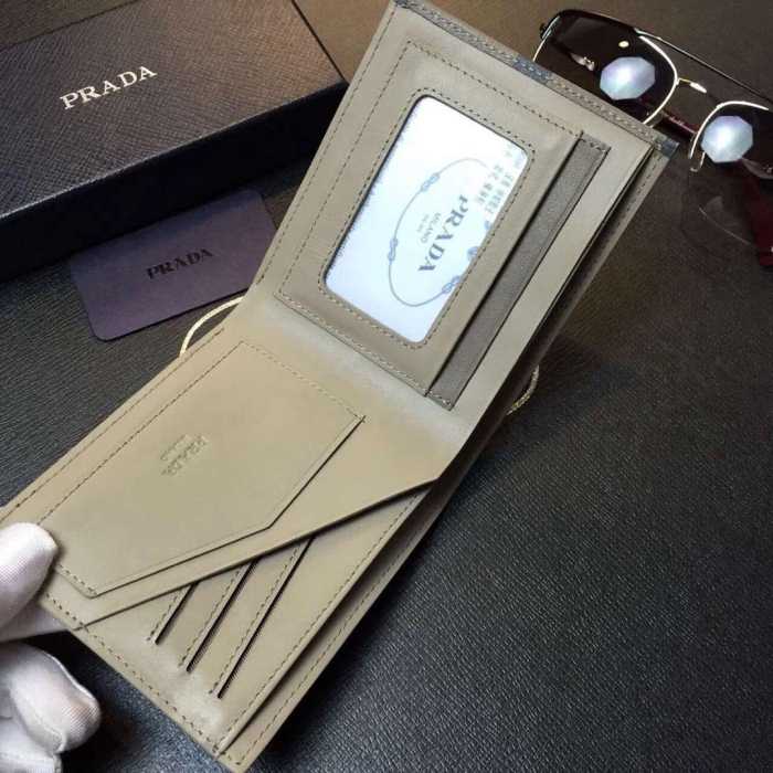 プレゼントに　秋冬 prada プラダ 印象的な短財布 2色可選