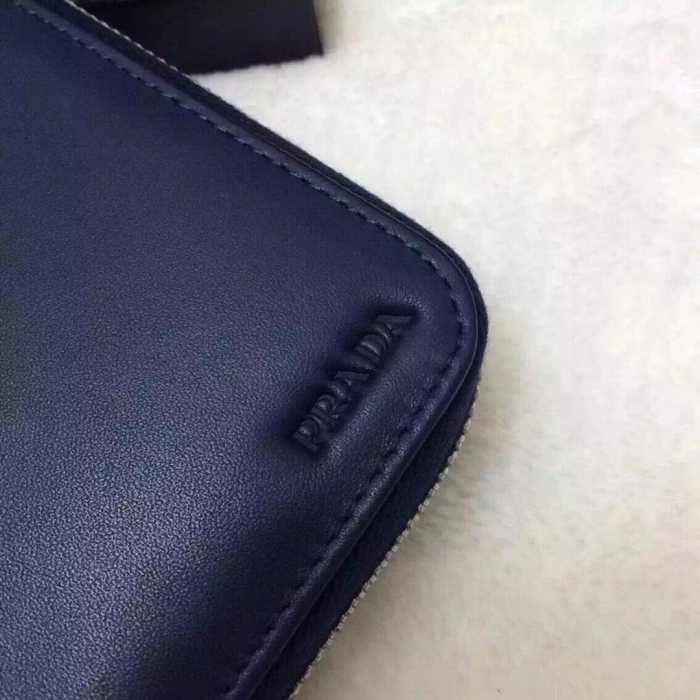 シンプルなデザイン　秋冬 prada プラダ 収納力があるビジネスケース 2色可選