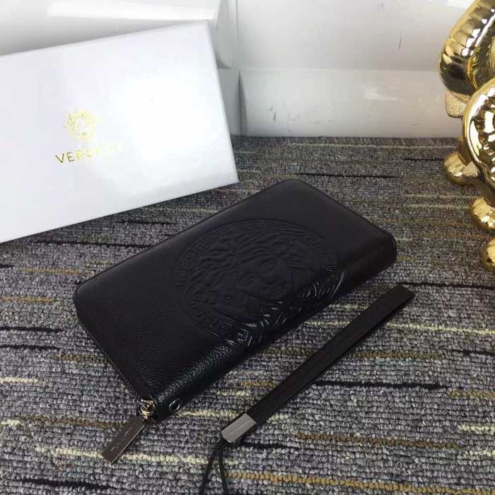 印象的なアイテム　秋冬 versace ヴェルサーチ 便利性のあるビジネスケース