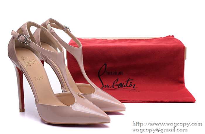 美脚効果　 2015 Christian Louboutinクリスチャンルブタン 大人っぽいパンプス