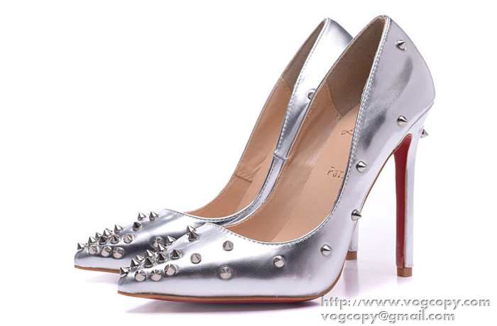 大人気 2015 Christian Louboutinクリスチャンルブタン 安定感ある　パンプス