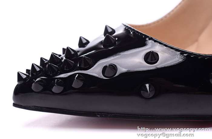 上品な雰囲気が漂う　 2015 Christian Louboutinクリスチャンルブタン 洗練されたパンプス