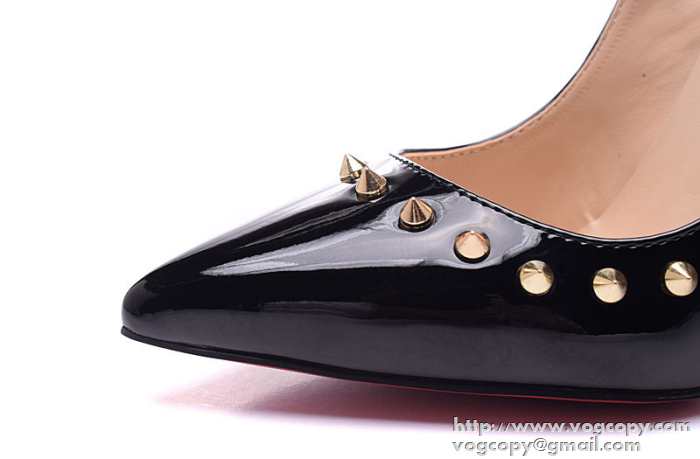 華やかさが魅力　 2015 Christian Louboutinクリスチャンルブタン個性的 パンプス