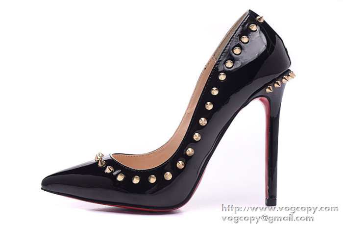 華やかさが魅力　 2015 Christian Louboutinクリスチャンルブタン個性的 パンプス