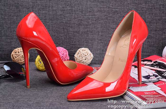 美品 2015 Christian Louboutinクリスチャンルブタン 足長に魅せてくれる　パンプス