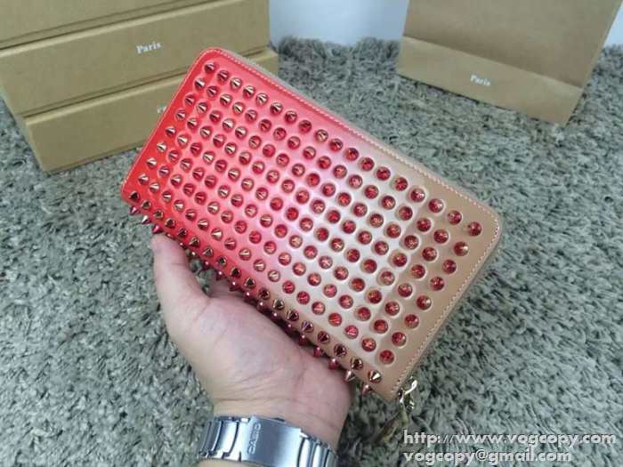 完売品！2015 Christian Louboutinクリスチャンルブタン 収納力も抜群　財布