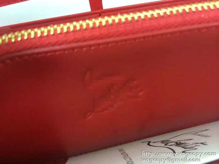 完売品！2015 Christian Louboutinクリスチャンルブタン 収納力も抜群　財布