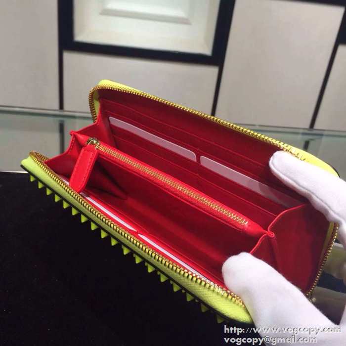デザイン性に優れた　 2015 Christian Louboutinクリスチャンルブタン 財布