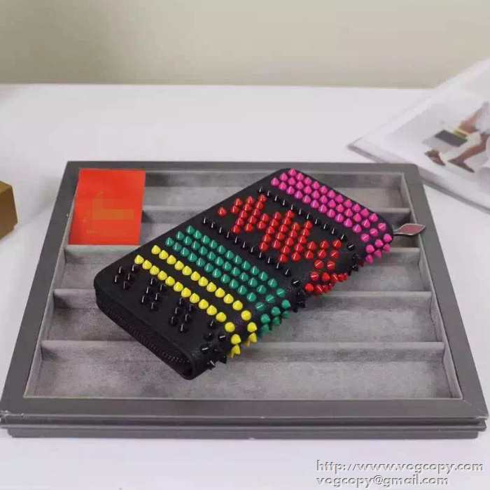 素敵な 2015 Christian Louboutinクリスチャンルブタン 一味違い　財布