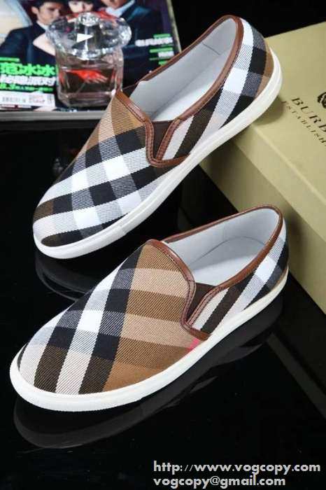 カジュアルが爆発！2015 BURBERRY バーバリー スリップオン 　抗菌、防臭加工