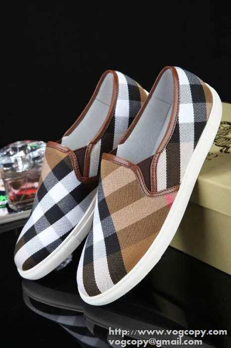 カジュアルが爆発！2015 BURBERRY バーバリー スリップオン 　抗菌、防臭加工