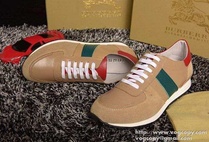 屈曲性が注目 2015 BURBERRY バーバリー スニーカー 定番なデザイン