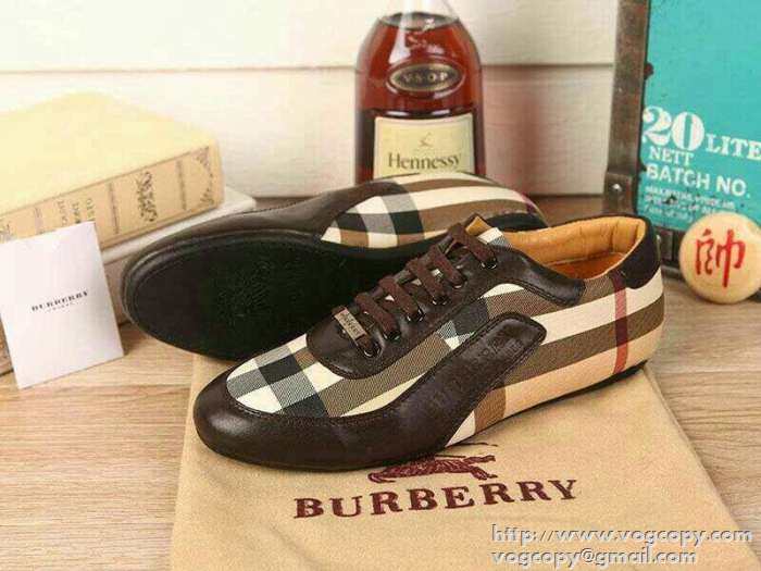 おしゃれっぽい 2015BURBERRY バーバリー ランニングシューズ 個性的なスタイル