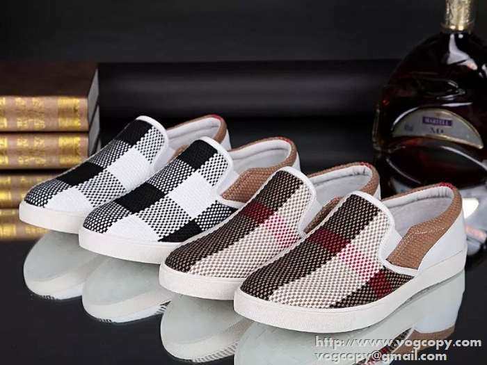 快適な直感　 2015 BURBERRY バーバリー カジュアルシューズ 　クッション性に優れた