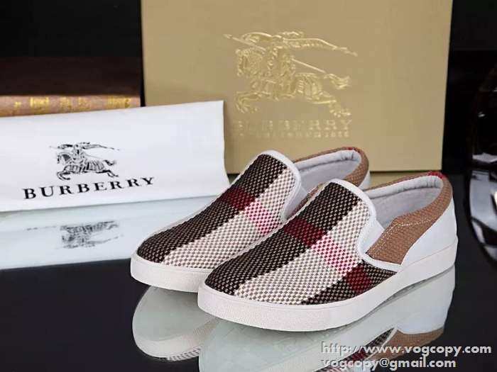 快適な直感　 2015 BURBERRY バーバリー カジュアルシューズ 　クッション性に優れた