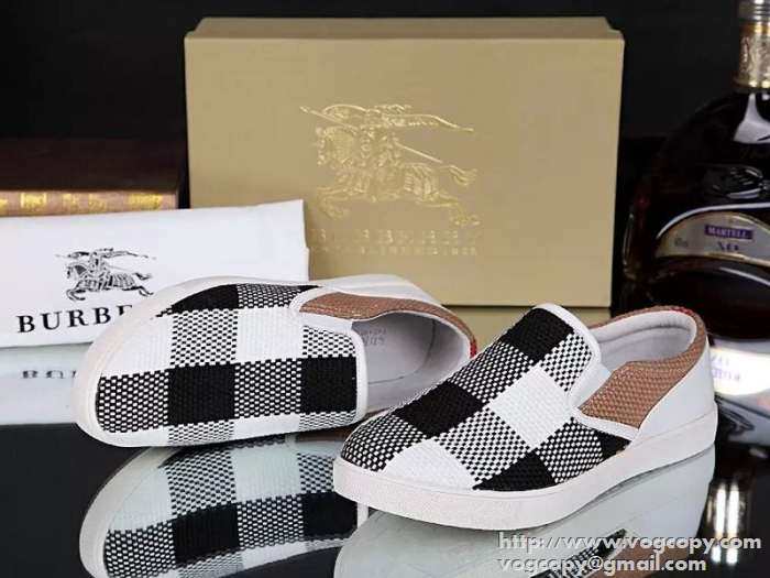 快適な直感　 2015 BURBERRY バーバリー カジュアルシューズ 　クッション性に優れた
