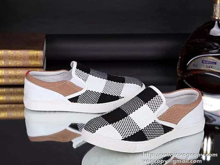 快適な直感　 2015 BURBERRY バーバリー カジュアルシューズ 　クッション性に優れた