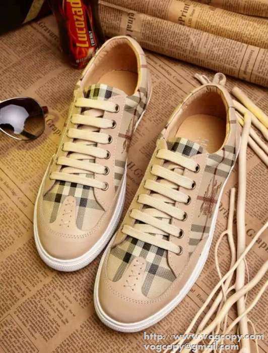カジュアル特集 2015 BURBERRY バーバリー フラットシューズ 履き心地抜群