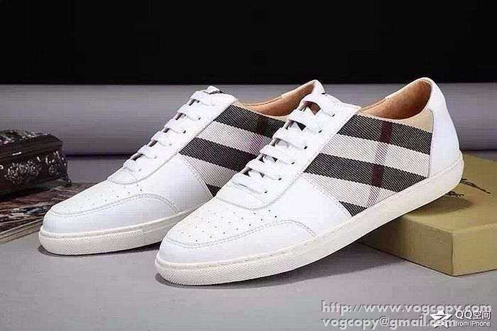 スタイリッシュな印象　2015 BURBERRY バーバリー フラットシューズ 　魅力満点