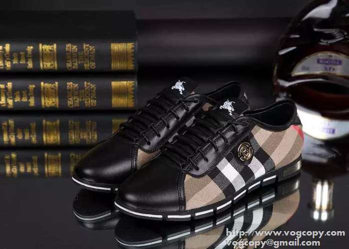 めちゃくちゃな値段　2015  BURBERRY バーバリー スニーカー 　防臭加工