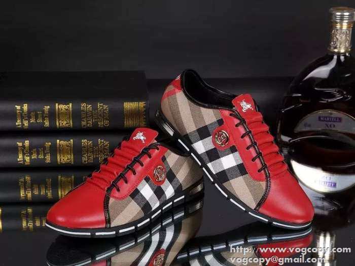 めちゃくちゃな値段　2015  BURBERRY バーバリー スニーカー 　防臭加工